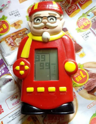 你小時候玩的國產俄羅斯方塊掌機,至今仍遠銷非洲